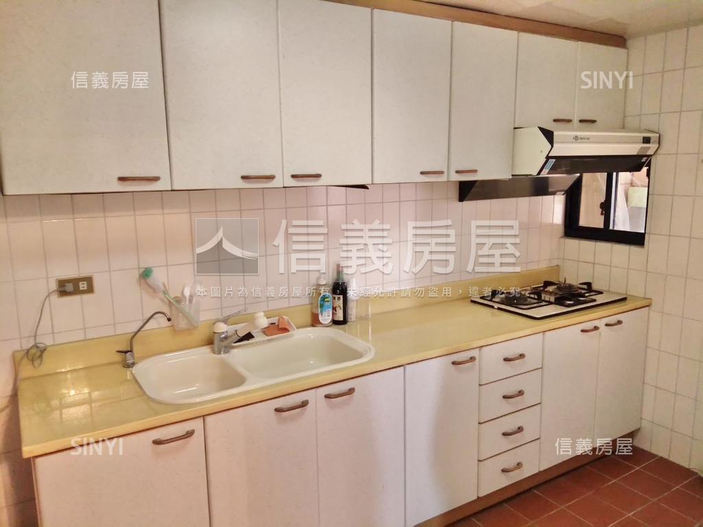 汐科翡翠花園三房車位房屋室內格局與周邊環境