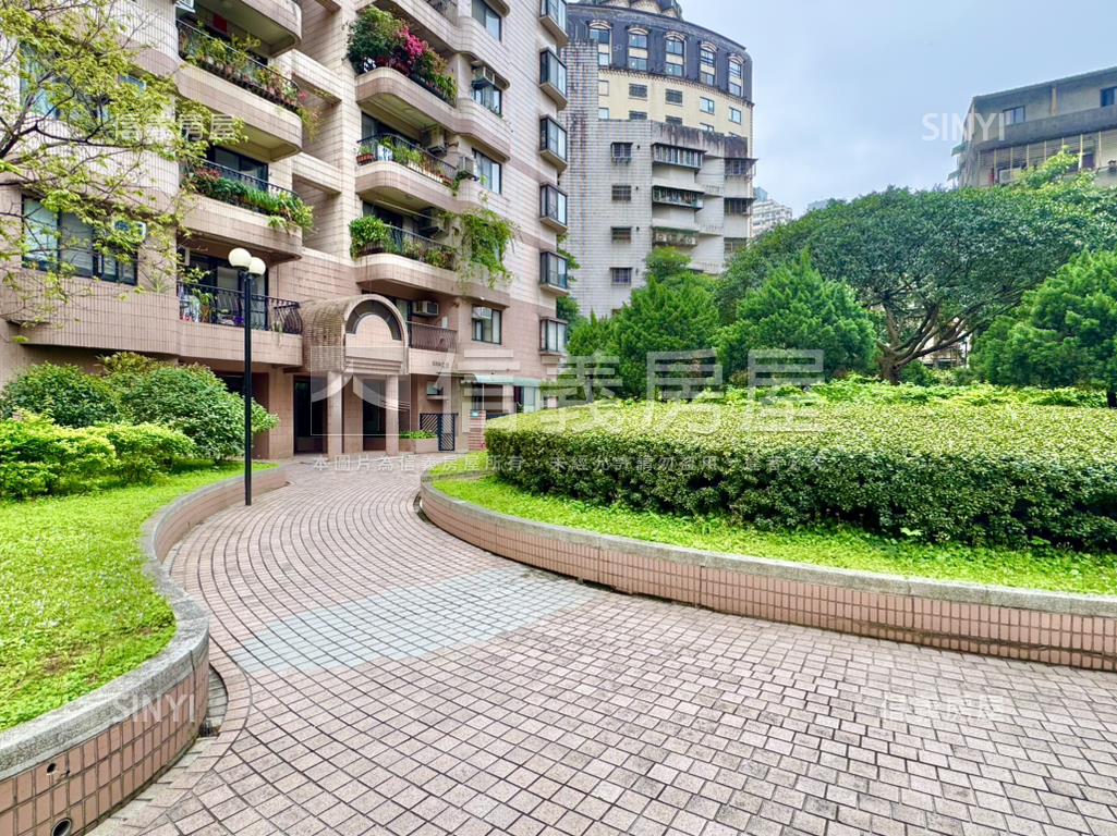 汐科翡翠花園三房車位房屋室內格局與周邊環境