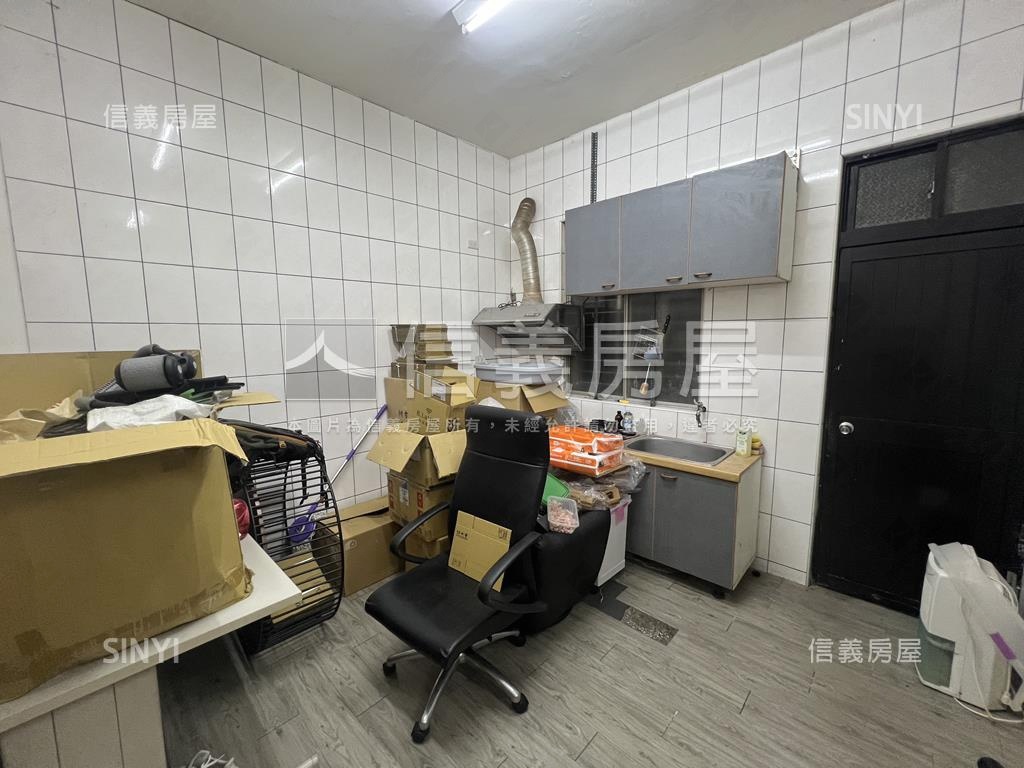 江翠住辦一樓★方便停車★房屋室內格局與周邊環境