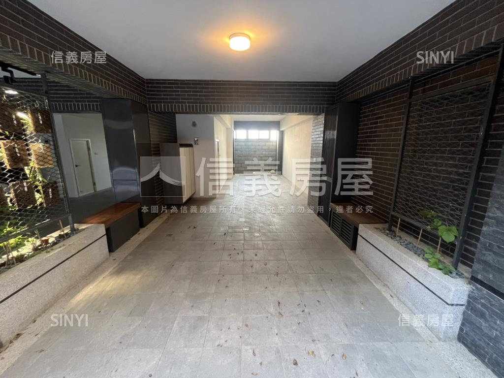 悟實壹章裝潢戶房屋室內格局與周邊環境