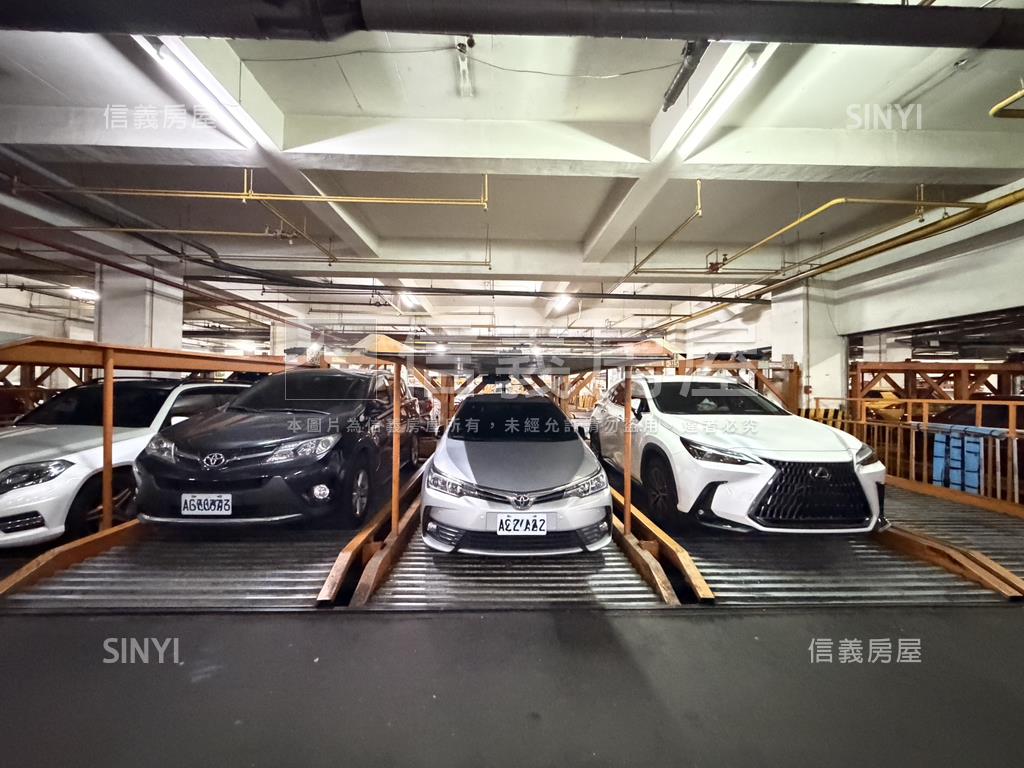 大俊國三房車位房屋室內格局與周邊環境