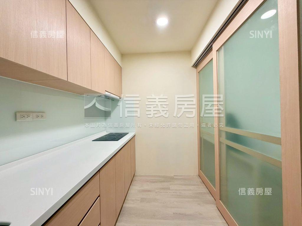 全新裝潢貴園電梯美廈房屋室內格局與周邊環境