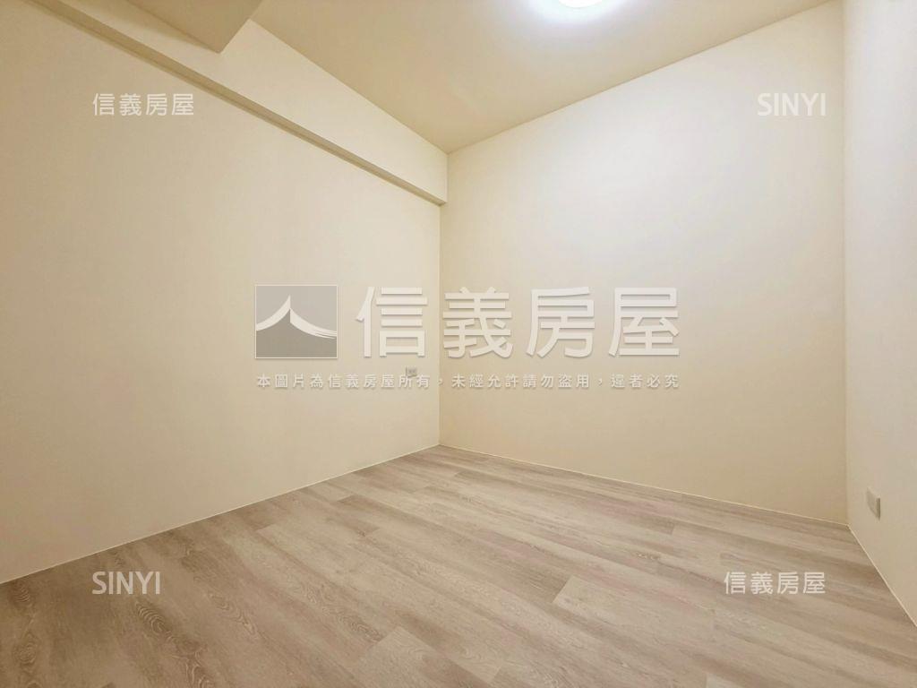 全新裝潢貴園電梯美廈房屋室內格局與周邊環境