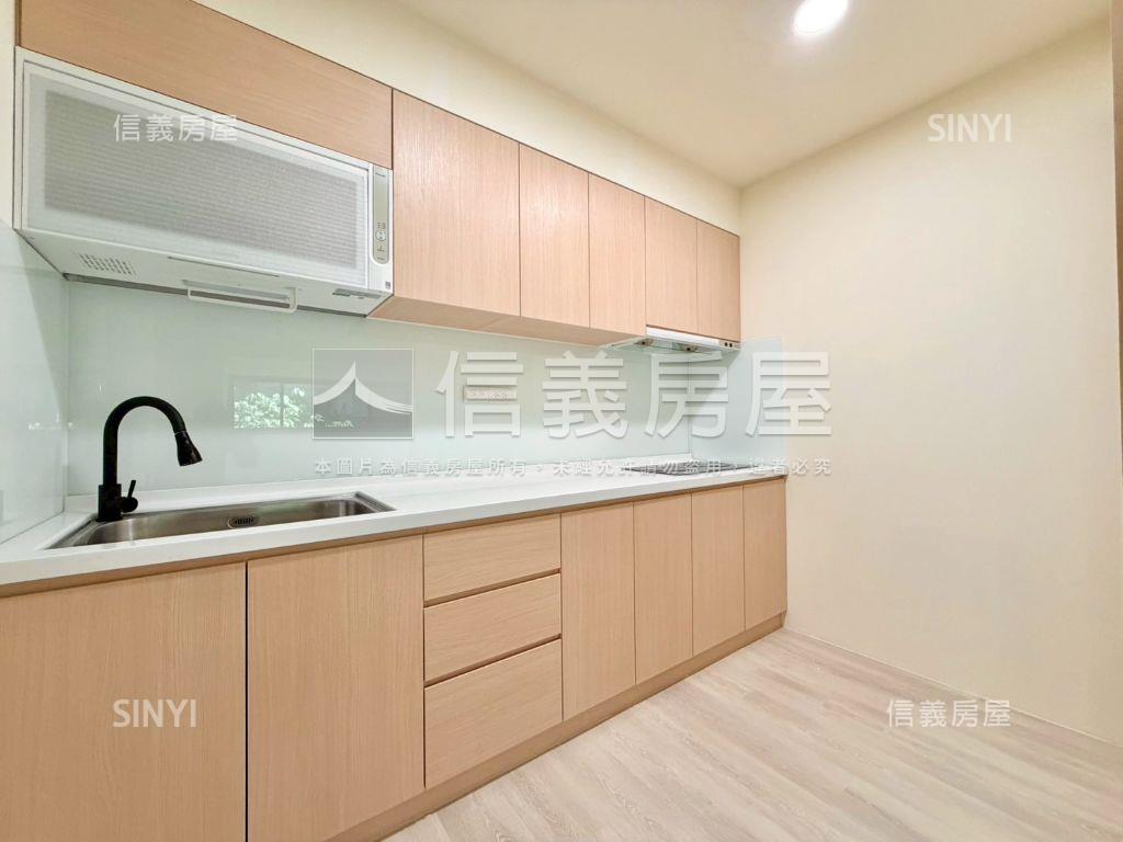 全新裝潢貴園電梯美廈房屋室內格局與周邊環境