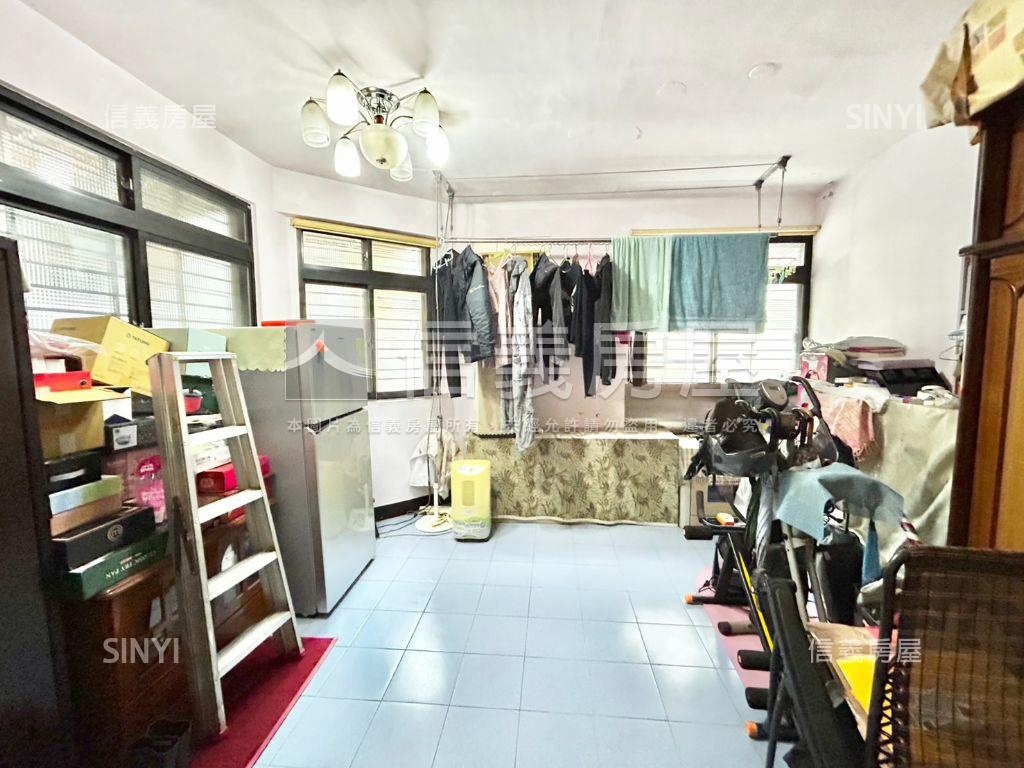 龜山次頂樓低總價公寓房屋室內格局與周邊環境