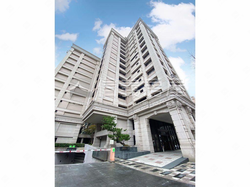 和暘信邑典雅大器四房雙衛房屋室內格局與周邊環境