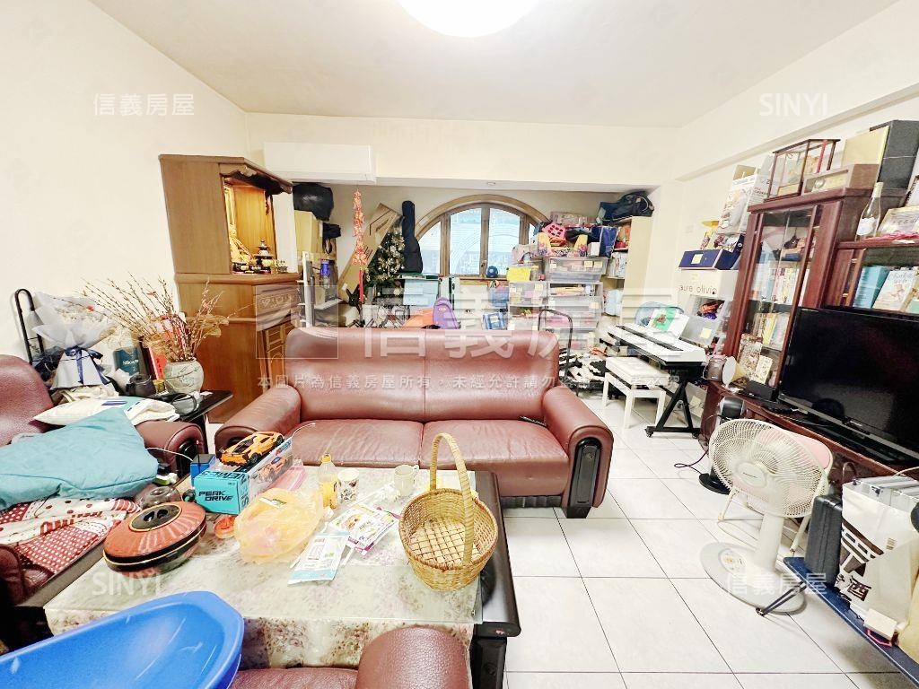 制霸大寬面店面收租寶房屋室內格局與周邊環境