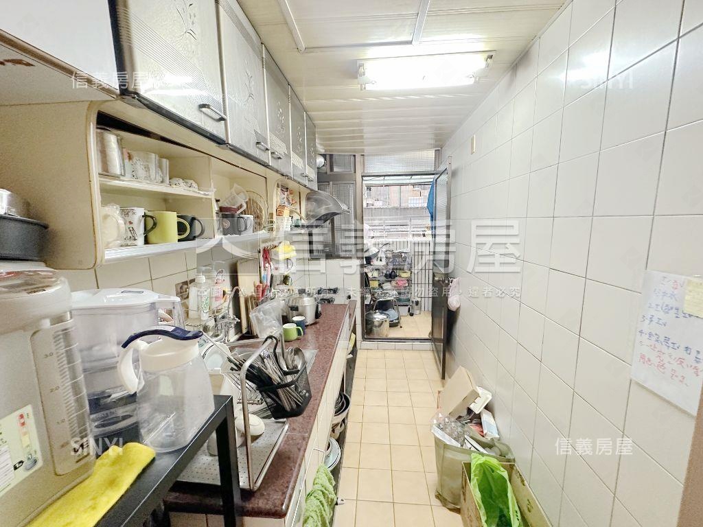 制霸大寬面店面收租寶房屋室內格局與周邊環境