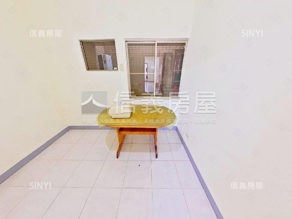 出門到輕軌採光四房車位房屋室內格局與周邊環境