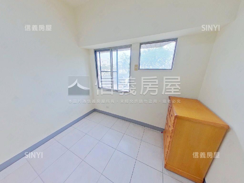 出門到輕軌採光四房車位房屋室內格局與周邊環境