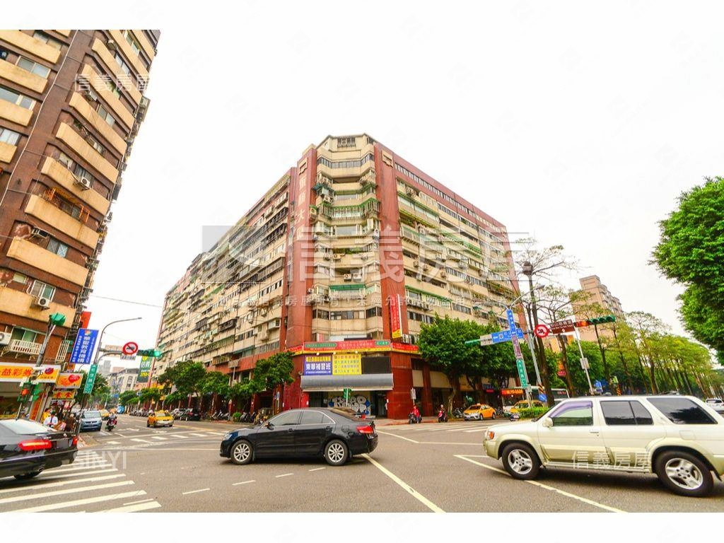 信義次頂樓優良美居房屋室內格局與周邊環境