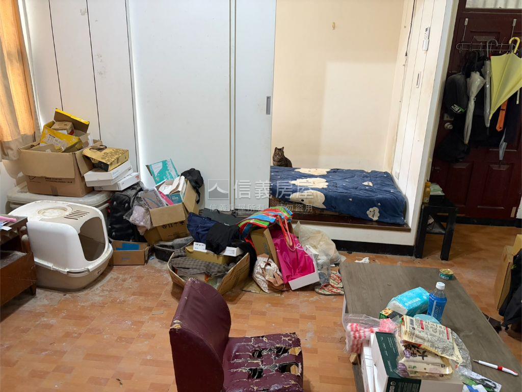 近捷運２樓公寓房屋室內格局與周邊環境