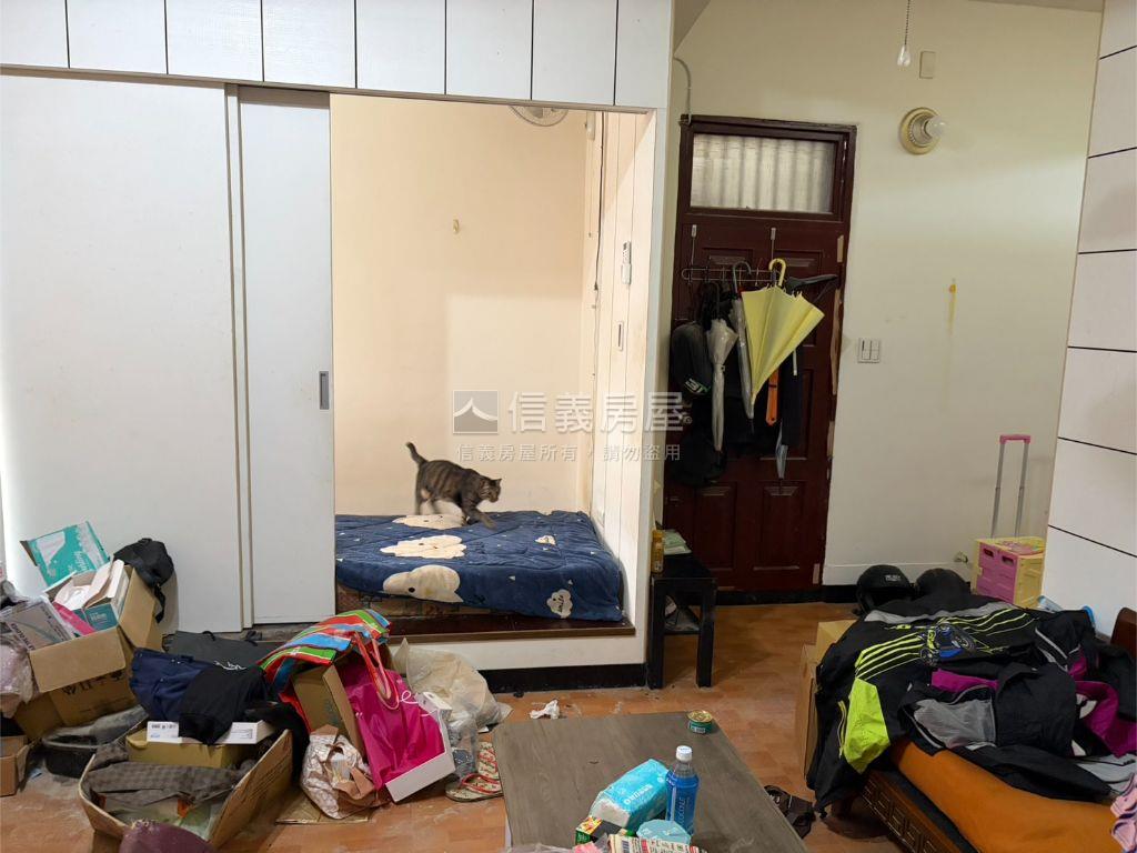 近捷運２樓公寓房屋室內格局與周邊環境