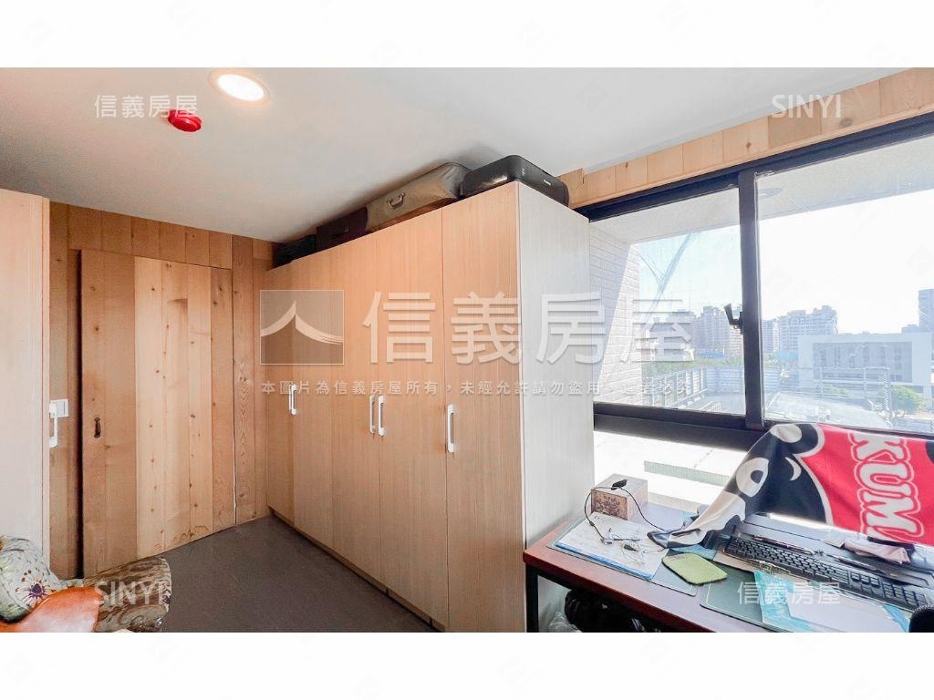 時代英倫大廈雙平面車位房屋室內格局與周邊環境