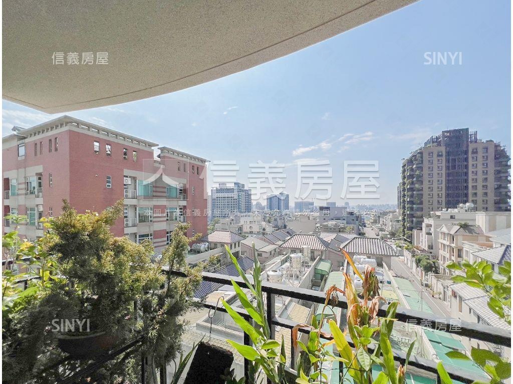 時代英倫大廈雙平面車位房屋室內格局與周邊環境