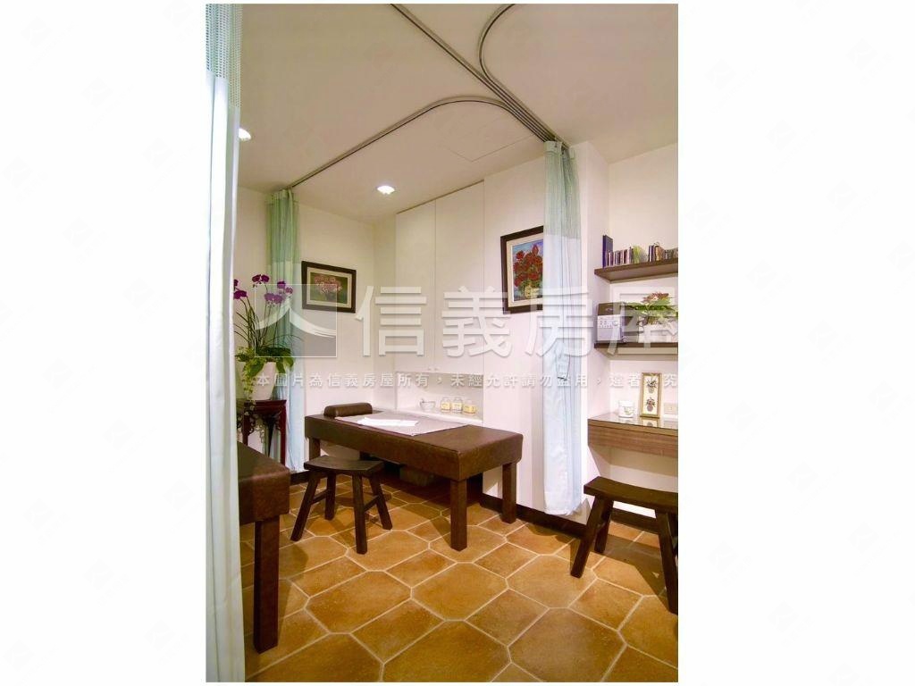 正寧波西街金店面房屋室內格局與周邊環境