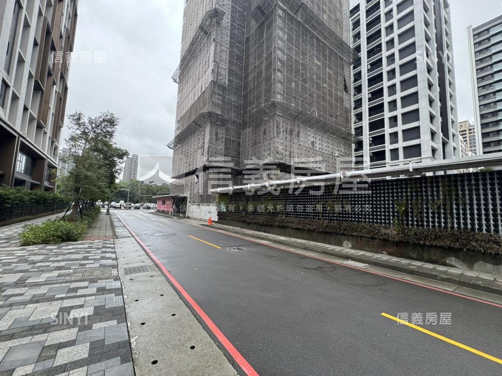 鼎實唯我兩房兩衛浴房屋室內格局與周邊環境