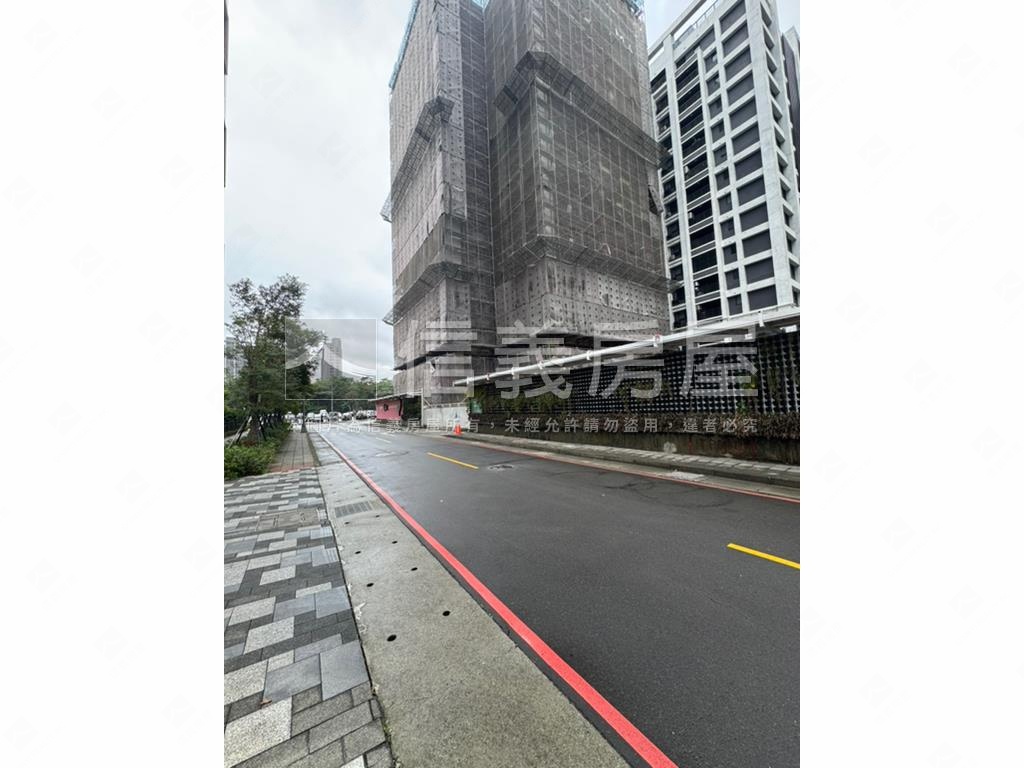 鼎實唯我兩房兩衛浴房屋室內格局與周邊環境