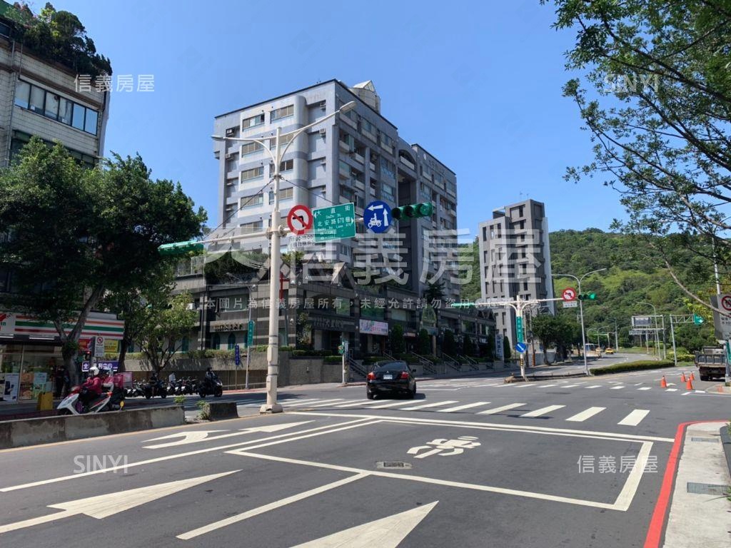 專任大直站旁金店面房屋室內格局與周邊環境