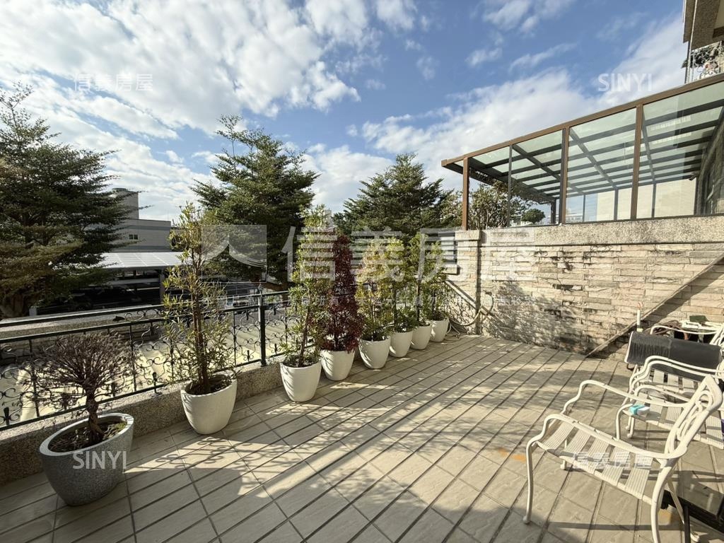 東區公園旁臨路大器雙車墅房屋室內格局與周邊環境