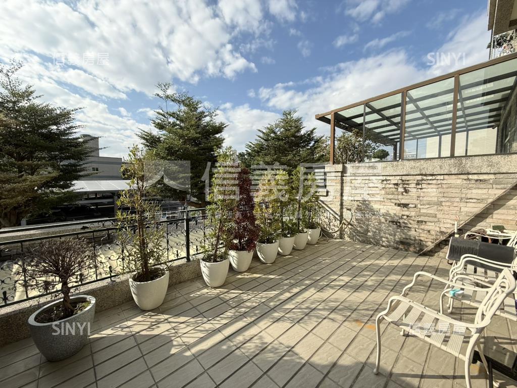 東區公園旁臨路大器雙車墅房屋室內格局與周邊環境