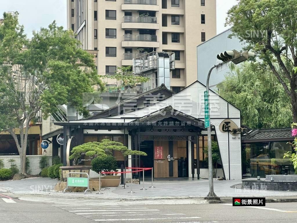 近未來。漢神百貨金店面房屋室內格局與周邊環境