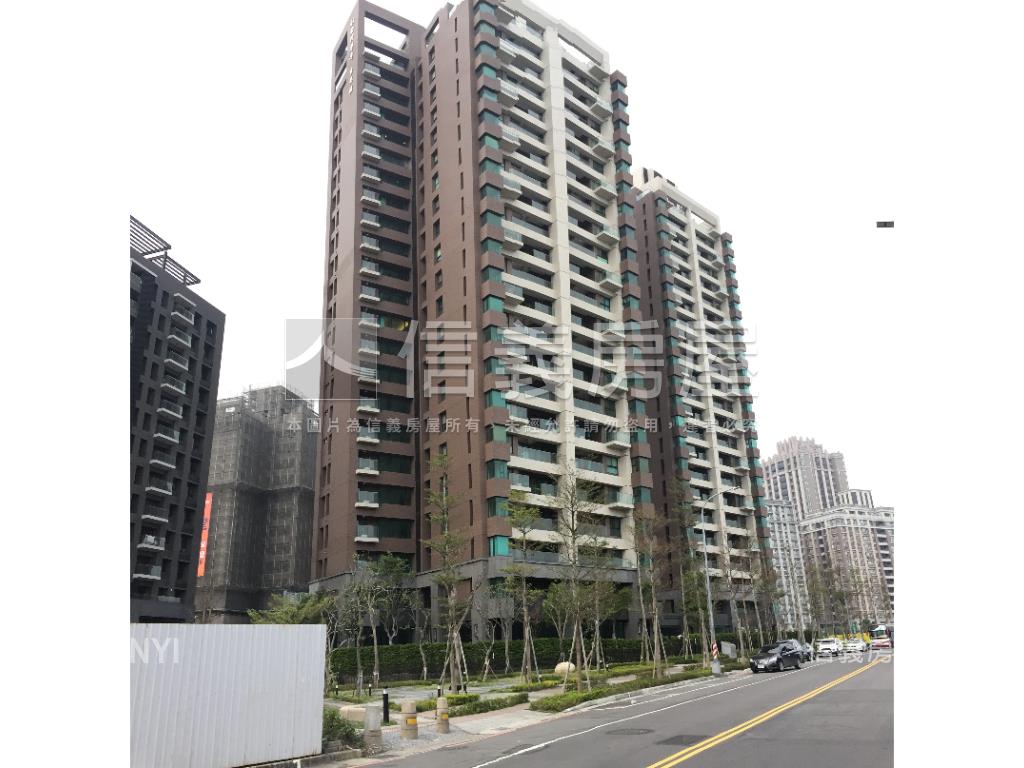 專任世紀館三房高樓車位房屋室內格局與周邊環境