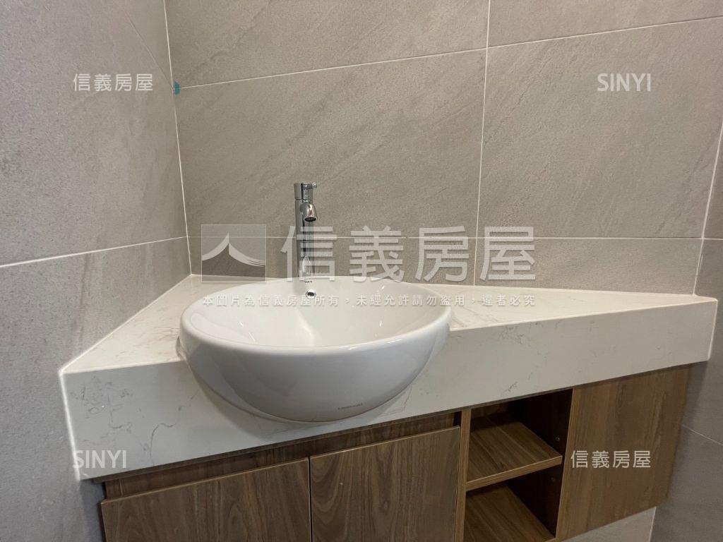 永成輕齡邊間電梯店面透天房屋室內格局與周邊環境