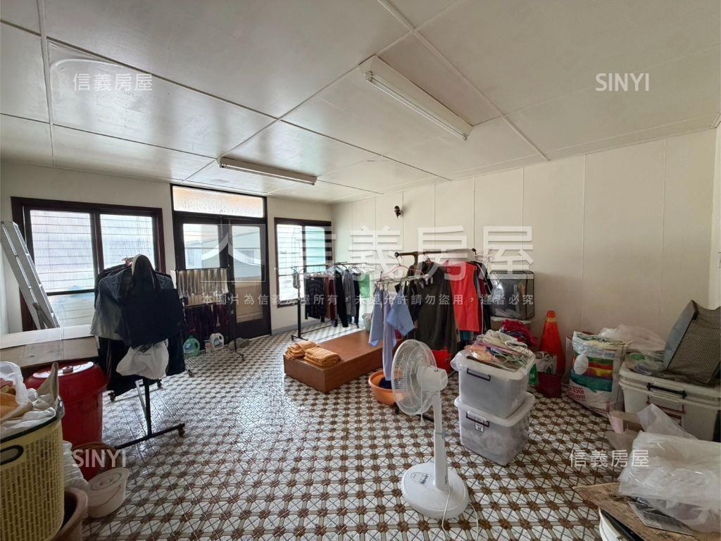 南區水萍塭旁約十米路透天房屋室內格局與周邊環境