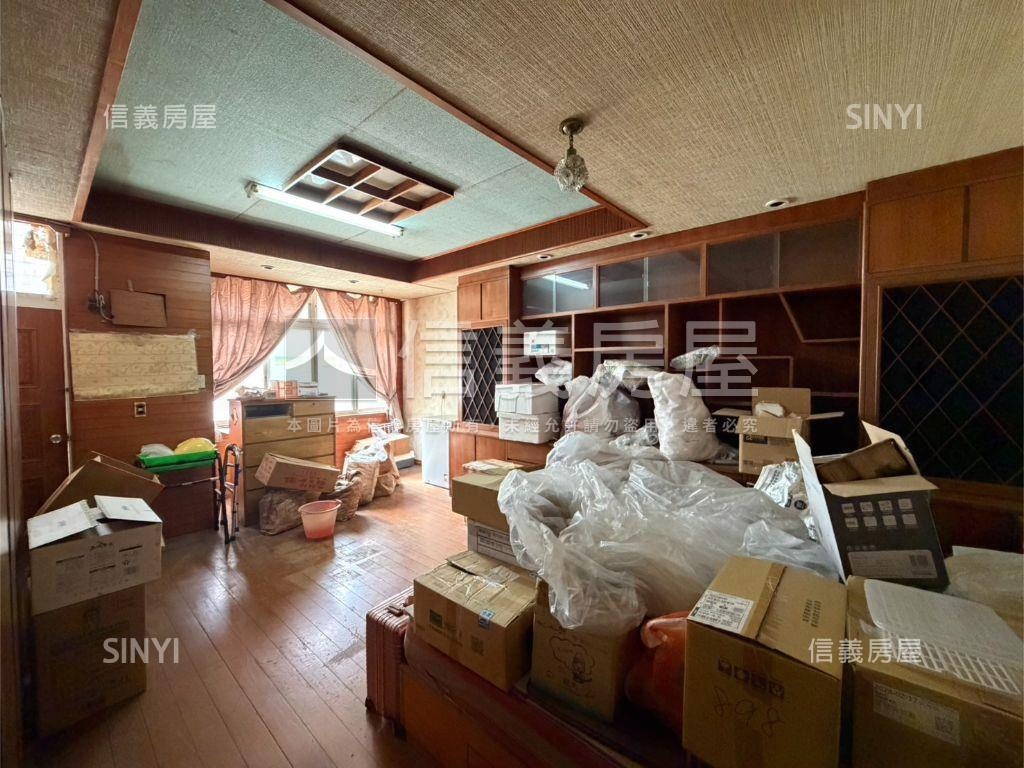 南區水萍塭旁約十米路透天房屋室內格局與周邊環境