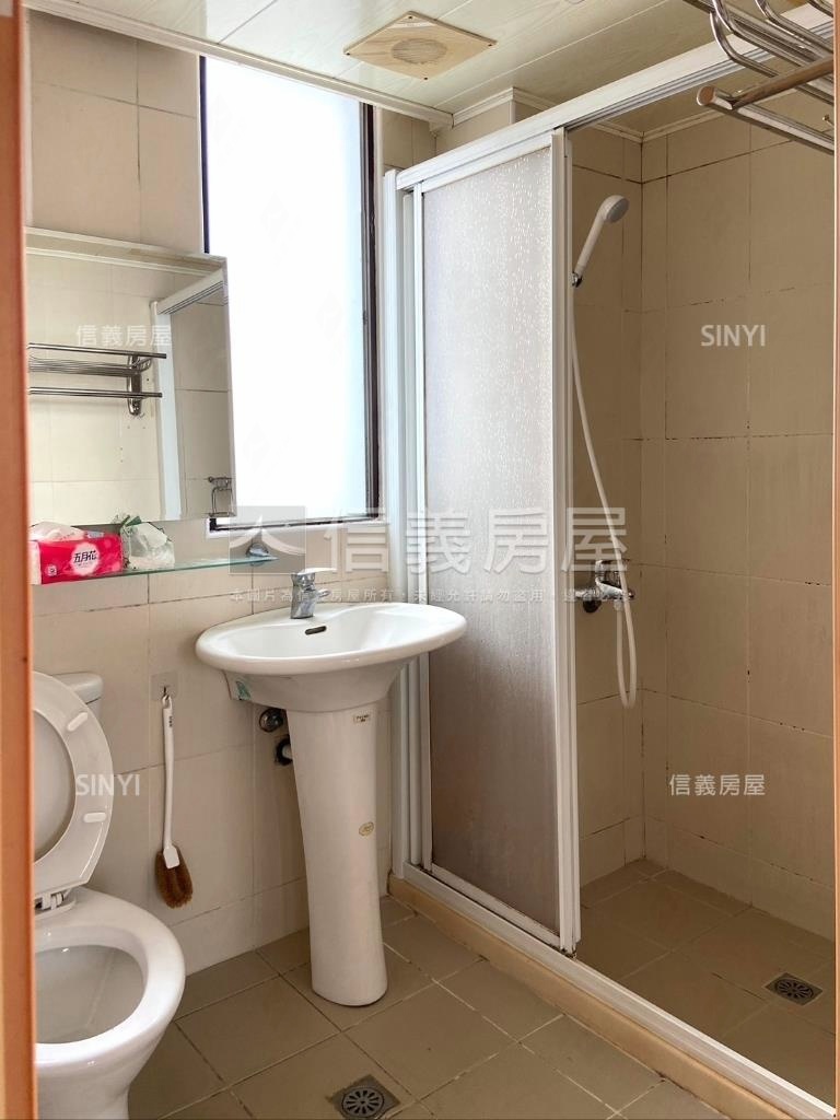 一中街賺錢套房透店房屋室內格局與周邊環境