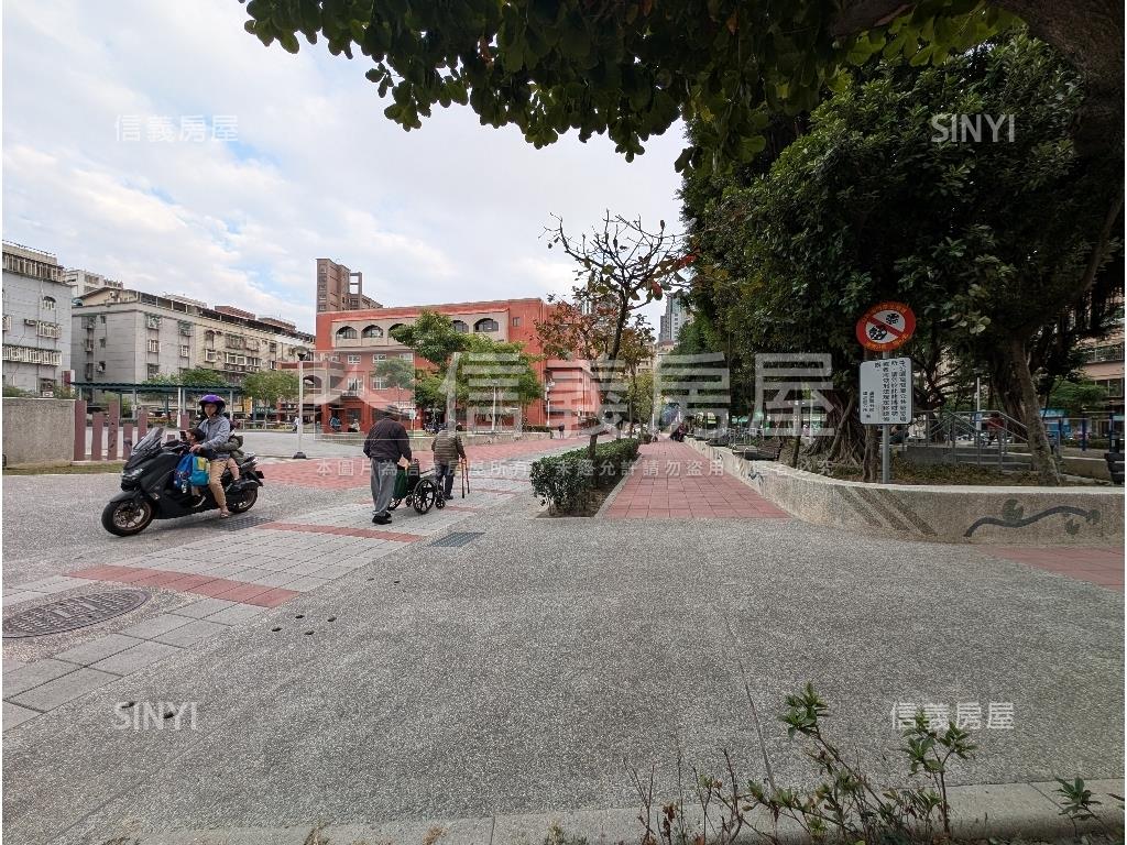 成功國小大四房電梯華廈房屋室內格局與周邊環境