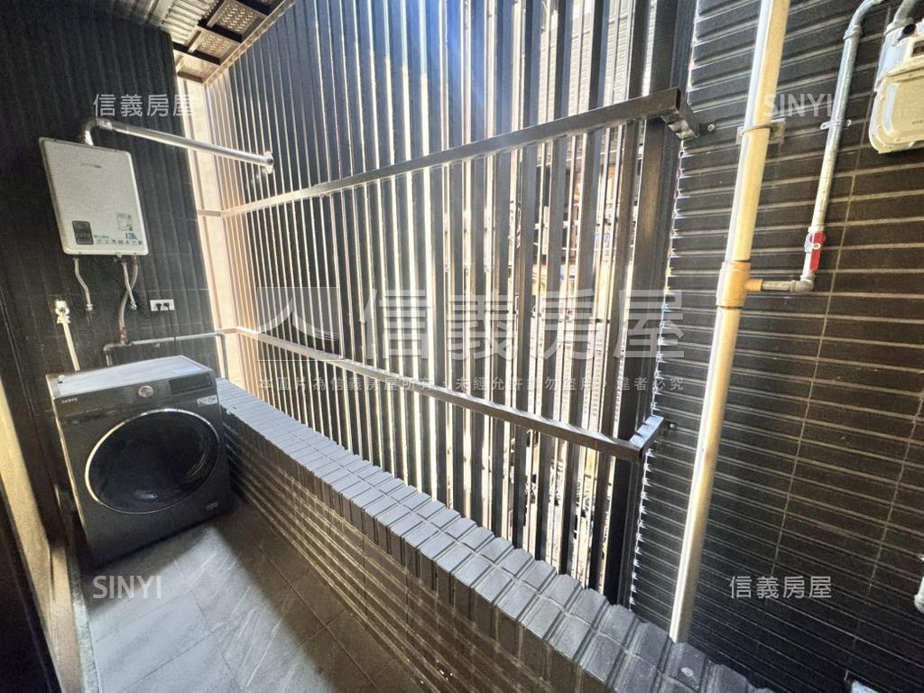 正面公園邊間捷運華廈房屋室內格局與周邊環境