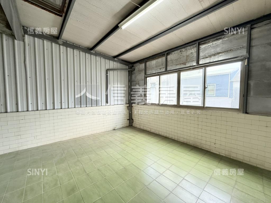 東區府連路臨路透天房屋室內格局與周邊環境