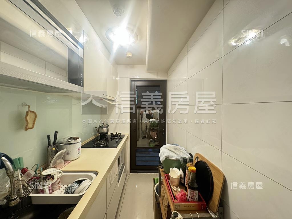 巴黎捷悅樹景三房平面車位房屋室內格局與周邊環境
