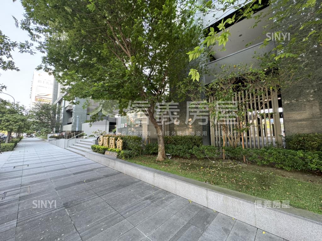 專鳳凰會４面採光三房平車房屋室內格局與周邊環境