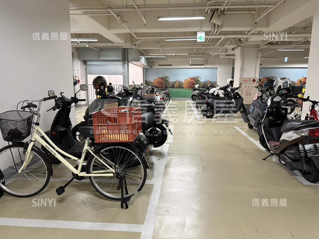 專鳳凰會４面採光三房平車房屋室內格局與周邊環境