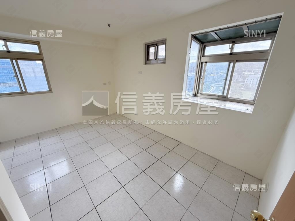 景觀。低公設。兩房電梯房屋室內格局與周邊環境