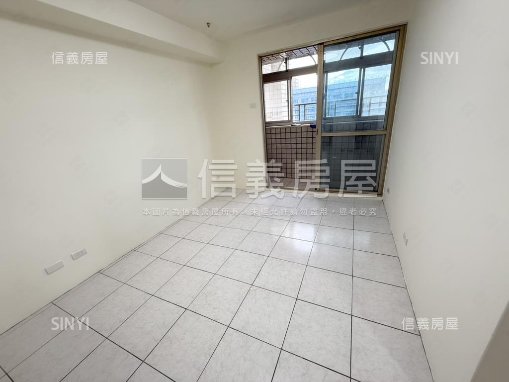 景觀。低公設。兩房電梯房屋室內格局與周邊環境