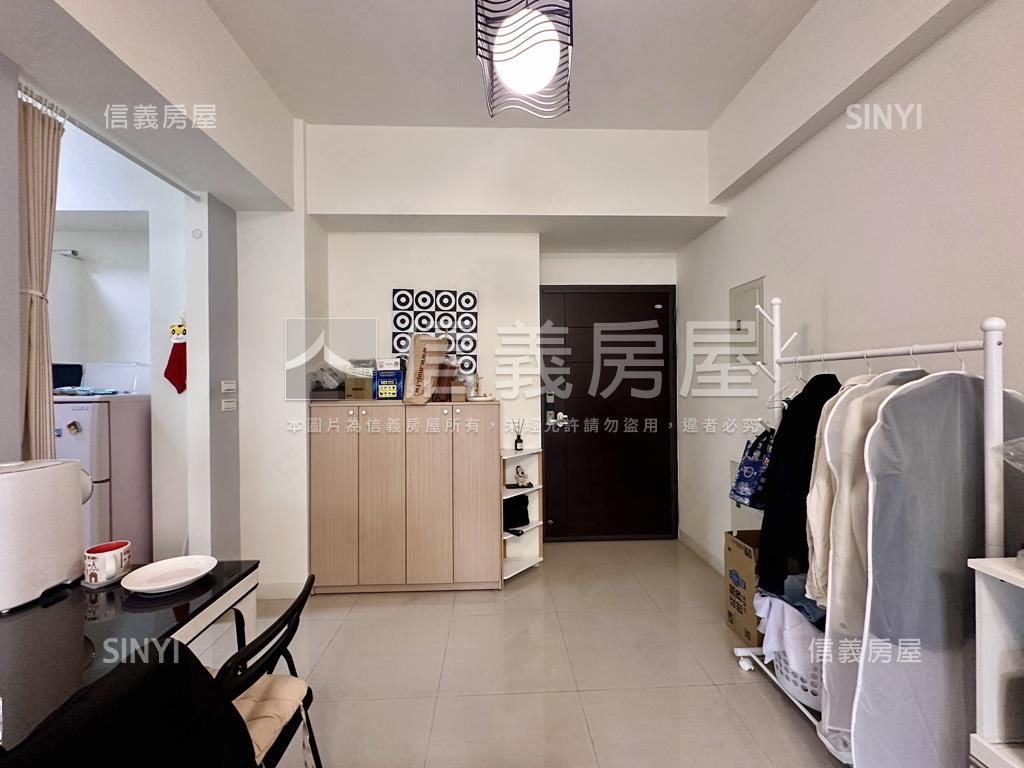 近鼎中商圈雙衛浴２房房屋室內格局與周邊環境