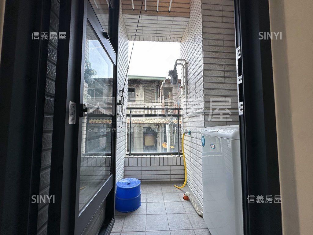 近鼎中商圈雙衛浴２房房屋室內格局與周邊環境