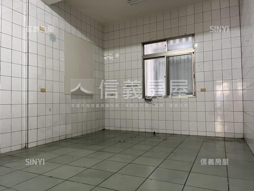 近中彰邊間騎樓透天房屋室內格局與周邊環境
