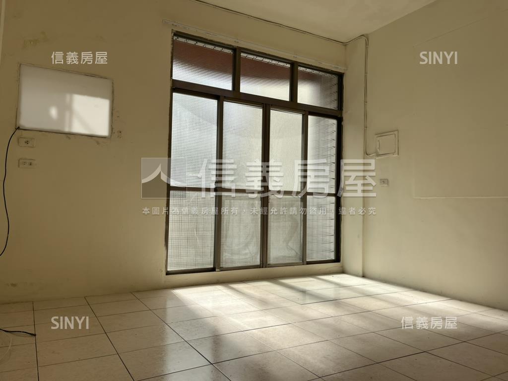近中彰邊間騎樓透天房屋室內格局與周邊環境