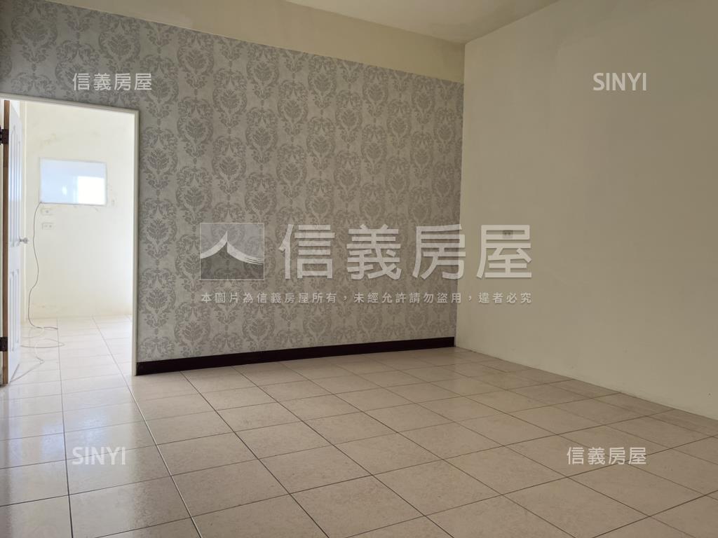 近中彰邊間騎樓透天房屋室內格局與周邊環境