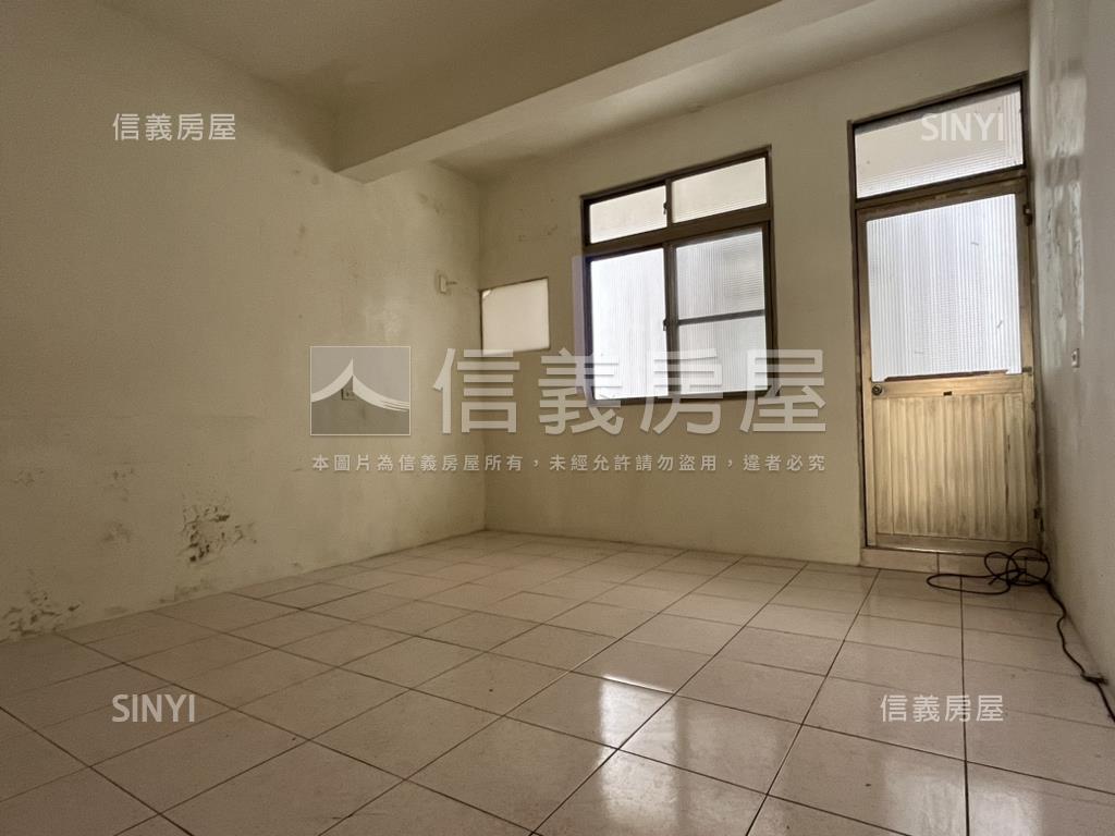 近中彰邊間騎樓透天房屋室內格局與周邊環境
