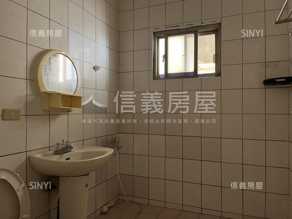 近中彰邊間騎樓透天房屋室內格局與周邊環境