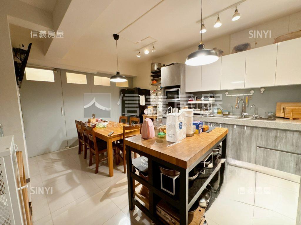 皇昱綠尊近快速道路美透天房屋室內格局與周邊環境