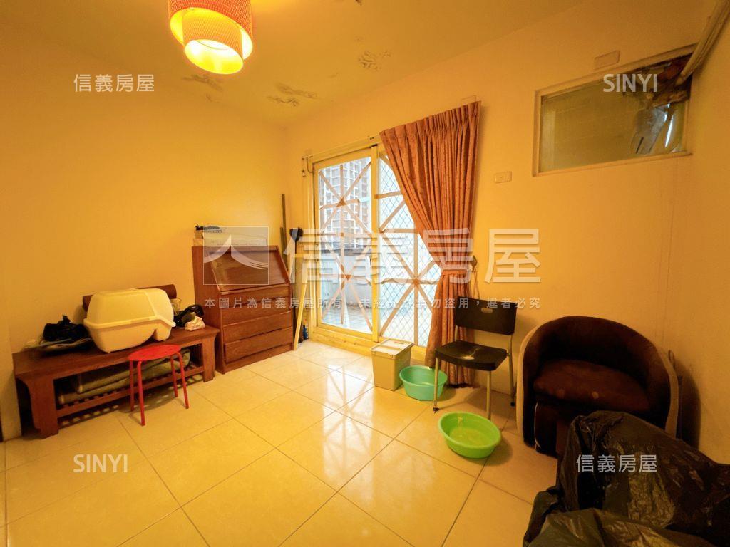 皇昱綠尊近快速道路美透天房屋室內格局與周邊環境