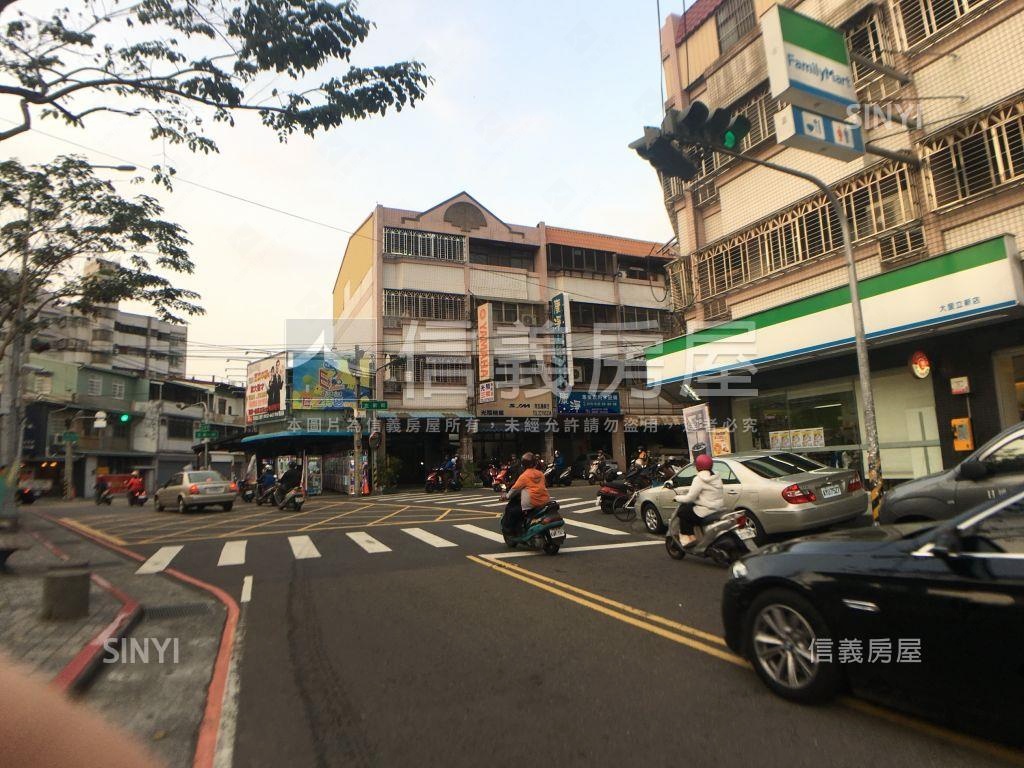 漂亮裝潢雙陽台三房房屋室內格局與周邊環境