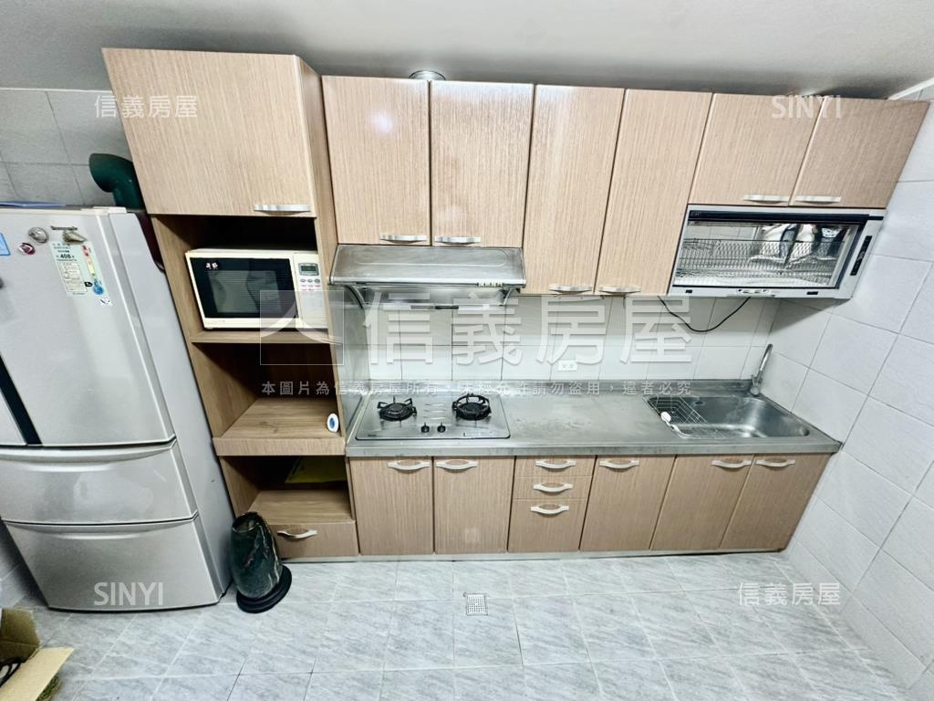 龍井藝術街邊間臨路透天房屋室內格局與周邊環境